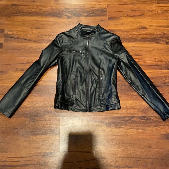 💕Black faux leather moto jacket - Picture 3 of 5